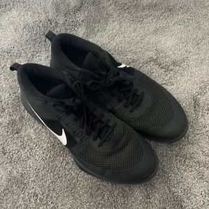 Mens size 11.5 Nike Zoom Training athletic shoes.